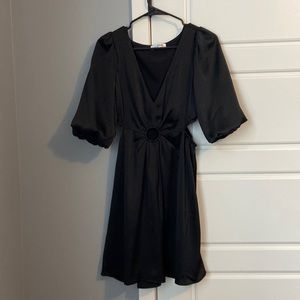 V neck, O ring, cut out dress.